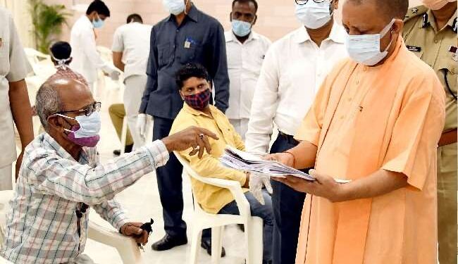 जनता दर्शन के दौरान पुलिस की कार्यप्रणाली पर सीएम योगी आदित्यनाथ ने जताई नाराजगी