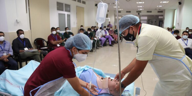 एम्स ऋषिकेश में 13वां विश्वस्तरीय एटीएलएस एवं 11वां एटीसीएन प्रशिक्षण कार्यक्रम विधिवत शुरू किया