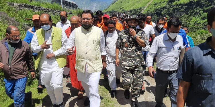 मुख्यमंत्री श्री पुष्कर सिंह धामी ने  पिथौरागढ़ जनपद के सीमांत तहसील धारचूला के आपदा प्रभावित क्षेत्र का जायजा लिया