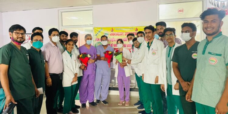 अखिल भारतीय आयुर्विज्ञान संस्थान एम्स ऋषिकेश के विद्यार्थियों ने रक्तदान शिविर का आयोजन किया