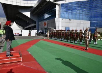 उत्तराखंड के नवनियुक्त राज्यपाल लेफ्टिनेंट जनरल (सेवानिवृत) श्री गुरमीत सिंह के जौलीग्रांट एयरपोर्ट आगमन पर केबिनेट मंत्री डॉ. धन सिंह रावत, श्री गणेश जोशी एवं स्वामी यतीश्वरानंद ने स्वागत किया