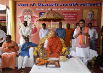 मुख्यमंत्री पुष्कर सिंह धामी ने सिद्धबलि हनुमान मंदिर, रुड़की में पूजा अर्चना कर प्रदेश वासियों के सुख-समृद्धि की कामना की