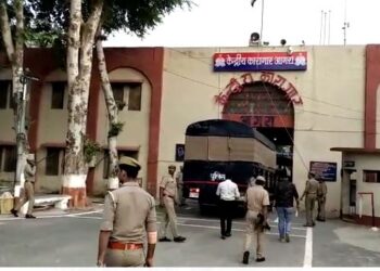 आगरा सेण्ट्रल जेल में आये कश्मीर के 38 कैदी