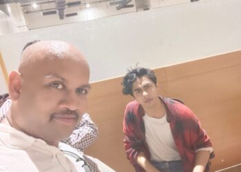 शाहरुख खान का बेटा आर्यन से एनसीबी की पूंछतांछ जारी