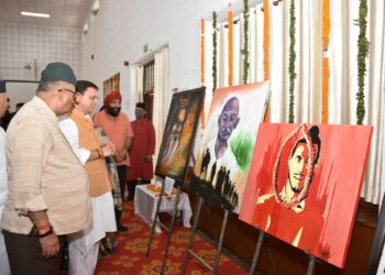 सीएम पुष्कर सिंह धामी  ने आंगनबाङी  बहनों को दी सौगात