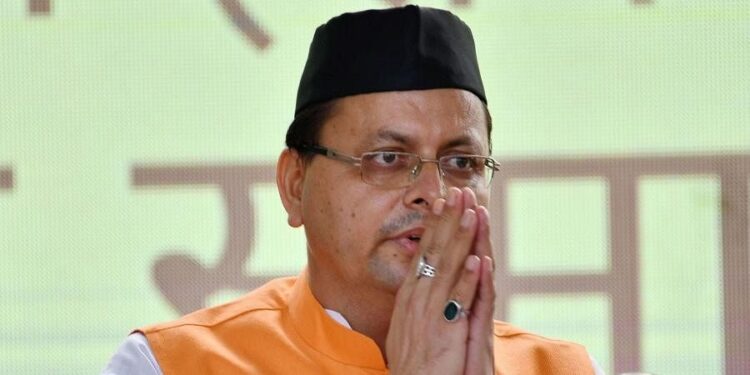 मुख्यमंत्री श्री पुष्कर सिंह धामी ने सियाचिन में अपने कर्तव्यों का निर्वहन करते हुए   शहीद हुए ग्राम धारकोट, पौड़ी निवासी, 57 बंगाल इंजीनियरिंग के जवान विपिन सिंह गुसाईं  के घर पर जाकर उनकी देह पर पुष्पचक्र अर्पित कर श्रद्धांजलि दी।