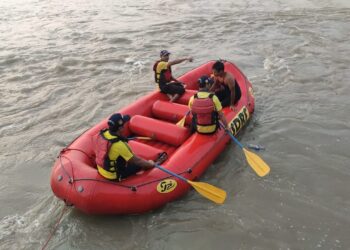 हरिपुर कला-रायवाला गंगा नदी मे बही 3 महिलाए हुई लापता SDRF टीम की खोज जारी।