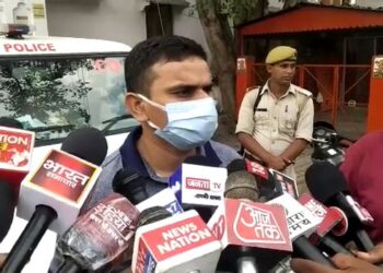 आगरा में थाने से 25 लाख का कैश चोरी होने पर इंसपेक्टर सहित पांच निलम्बित