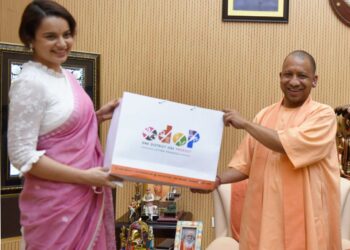 मुख्यमंत्री से फिल्म अभिनेत्री सुश्री कंगना राणावत ने भेंट की