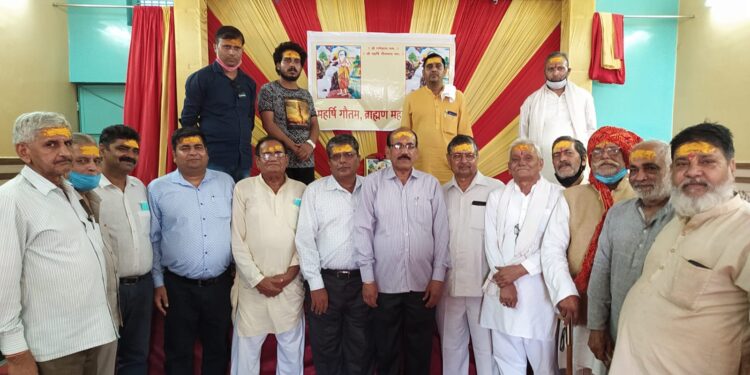 सामाजिक एकता एवम सहयोग के माध्यम से सकारात्मक कार्यों को एक नई दिशा दी जा सकती है