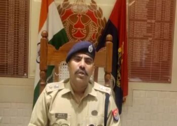 आगरा में युवती की मौत पर बवाल दूसरे समुदाय के युवक से की थी शादी इलाके में पुलिस बल तैनात