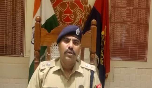 आगरा में युवती की मौत पर बवाल दूसरे समुदाय के युवक से की थी शादी इलाके में पुलिस बल तैनात