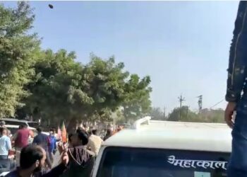 आगरा मेें बाइक रैली में बवाल