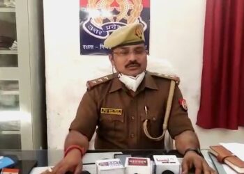 आगरा कैण्ट जीआरपी ने यात्रियों का सामान उड़ाने वाले पांच लोग पकड़े