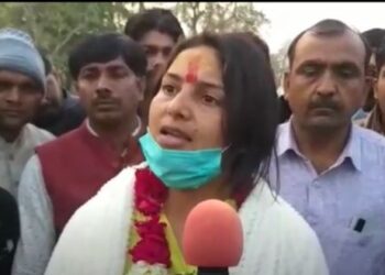 पिता सहित चार परिजन जेल में,लन्दन से डिग्री,दुबई में नौकरी  अब लड़ेगी सपा से विधायकी का चुनाव