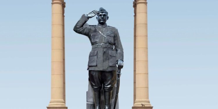 प्रधानमंत्री श्री नरेन्द्र मोदी ने कहा कि इंडिया गेट पर नेताजी सुभाष चंद्र बोस की भव्य प्रतिमा स्थापित की जाएगी