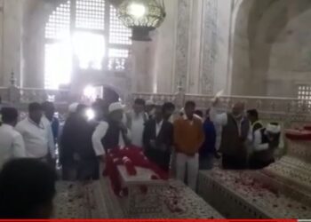 आगरा के ताजमहल में शाहजहां का उर्स शुरू