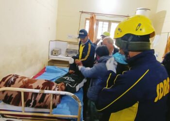 उत्तरकाशी – स्याना चट्टी के पास हुआ हादसा, SDRF उत्तराखण्ड पुलिस ने घायल को पहुंचाया अस्पताल