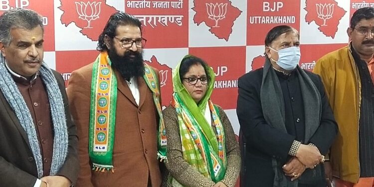 उत्तरकाशी जिला पंचायत उपाध्यक्ष श्रीमति कविता परमार ने थामा बीजेपी का दामन