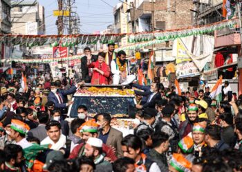 कांग्रेस  की  राष्ट्रीय महासचिव ने अलीगढ़ में किया चुनाव प्रचार व रोड शो