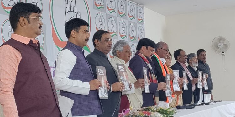 उत्तर प्रदेश में कांग्रेस बेरोजगारी के मुद्दे को चुनावी हथियार बनाकर हुई हमलावर