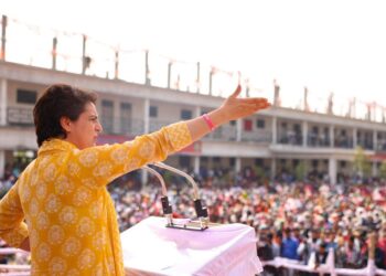 मोदी-योगी सिर्फ उद्योगपति मित्रों के लिए काम कर रहे- प्रियंका गांधी