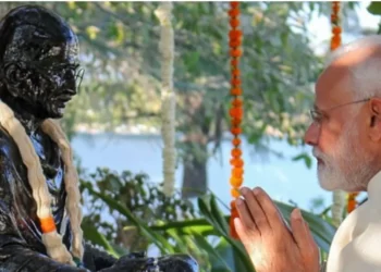 प्रधानमंत्री ने महात्मा गांधी और दांडी के लिए मार्च करने वाले सभी महान लोगों को श्रद्धांजलि दी
