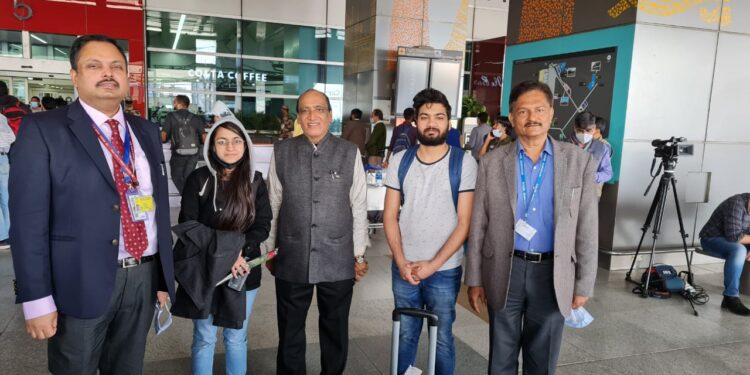 उत्तराखंड के छात्रों का यूक्रेन से वापस आना जारी