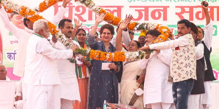 सपा, बसपा करती हैं भाजपा से समझौता-  प्रियंका गांधी