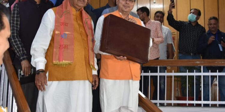 सीएम धामी देंगे 3 मुफ्त सिलेंडर