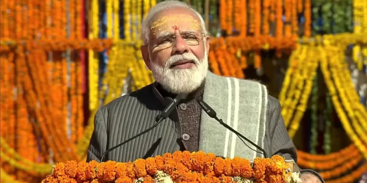 खजुरी वाराणसी में पीएम मोदी सम्बोधित कर रहे हैं