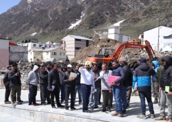 एक दिवसीय जनपद भ्रमण पर पहुंचे मुख्य सचिव डाॅ. एस.एस. संधु