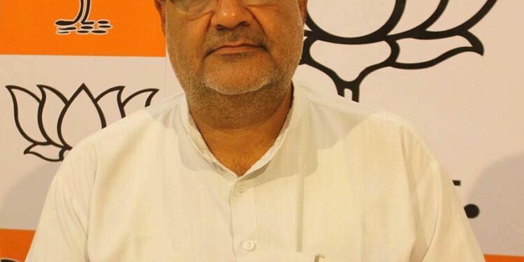 बीजेपी ने उत्तर प्रदेश मुख्यालय पर बैठक में विजय की रणनीति तय की