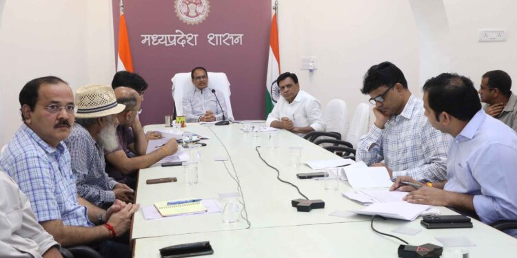 महाकाल प्रोजेक्ट के लोकार्पण पर प्रदेश के प्रमुख मंदिरों में की जाए साज-सज्जा : मुख्यमंत्री श्री चौहान