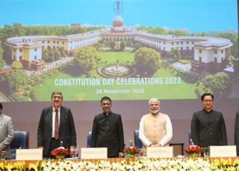 हम उन महान विभूतियों को नमन करते हैं जिन्होंने हमें हमारा संविधान दिया: प्रधानमंत्री