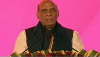 छदम समाजवाद ने भारत के औद्योगीकरण को नुकसान पहुंचाया- राजनाथ सिंह