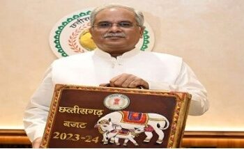 रेवड़ी बाँट से करहाते बजट – माध्यम वर्ग पर होती है मार 