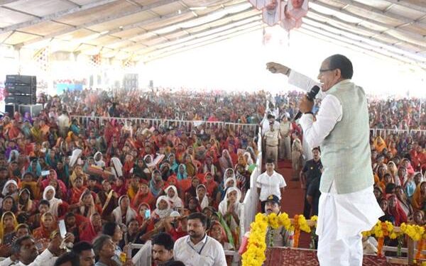 जब भाई मुख्यमंत्री हो तो बहन नंगे पांव क्यों चलें: मुख्यमंत्री श्री चौहान