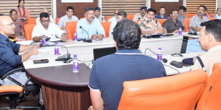 आपदा प्रबन्धन की दृष्टि से संसाधनों, फील्ड पर अधिकारियों व कार्मिकों, वाहनों, इक्विपमेंटस एवं अन्य सम्पतियों की जल्द से जल्द जीआईएस मैपिंग-सचिव आपदा प्रबन्धन डा0 रंजीत कुमार सिन्हा