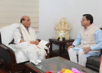 सीएम पुष्कर धामी ने नई दिल्ली में रक्षा मंत्री श्री राजनाथ सिंह से शिष्टाचार भेंट