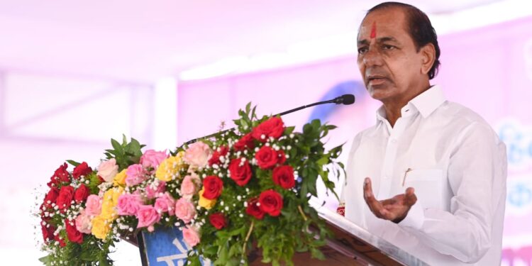 केसीआर ने कवि अन्नाभाउ साठे को भारत रत्न देने प्रधानमंत्री को किया आग्रह