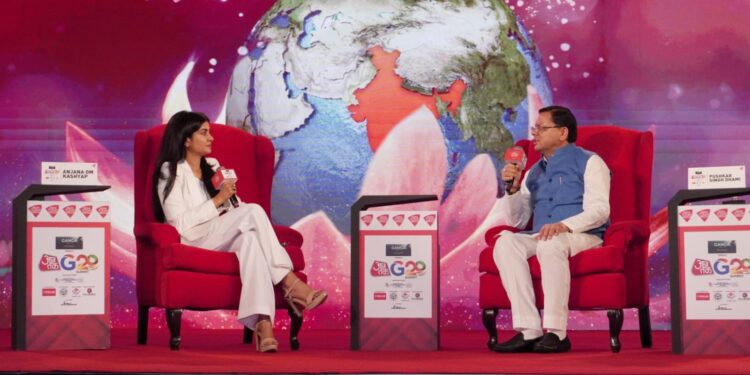 मुख्यमंत्री श्री पुष्कर सिंह धामी ने शनिवार को नई दिल्ली में मीडिया से संवाद के दौरान उत्तराखण्ड के समग्र विकास की दिशा में राज्य सरकार द्वारा विभिन्न क्षेत्रों में किये जा रहे समेकित प्रयासों पर बेबाकी से अपने विचार रखे।