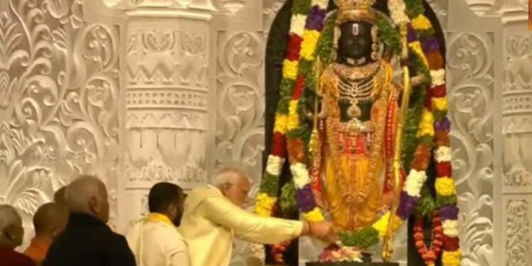 खत्म हुआ 500 वर्षों का इंतजार, ठाठ से भव्य मंदिर में विराजमान हुए भगवान श्री राम